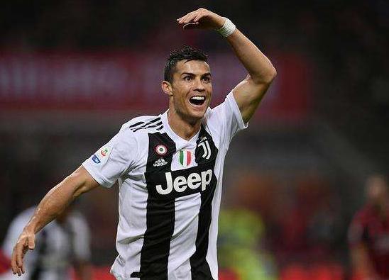 象征体坛腐败?C罗因性侵事件遭美媒抨击,美女足前锋却力挺总裁