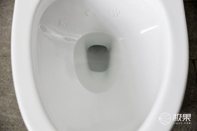 如厕冲水,厕所冲水便捷