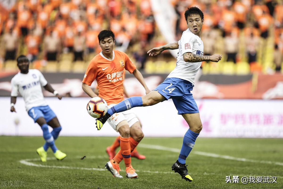 武汉籍球员言论引球迷骂战被迫道歉求原谅