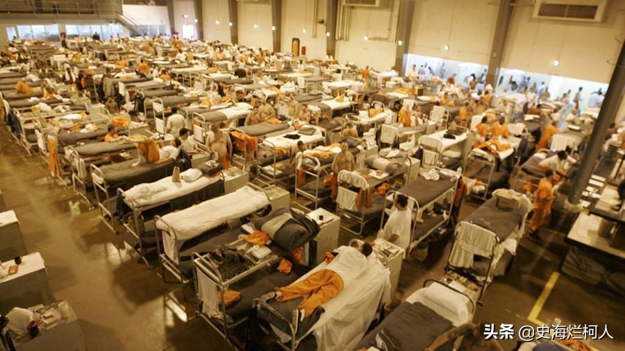 美国监狱堪比天堂？记者*底卧**私营监狱，揭露其肮脏的监禁史