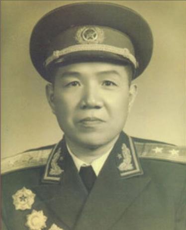 新四军中的上将有几人,新四军有几个副司令员