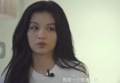 父亲死于狱中，暗恋母亲情人；拒绝拍戏的她、23岁却成金像奖影后