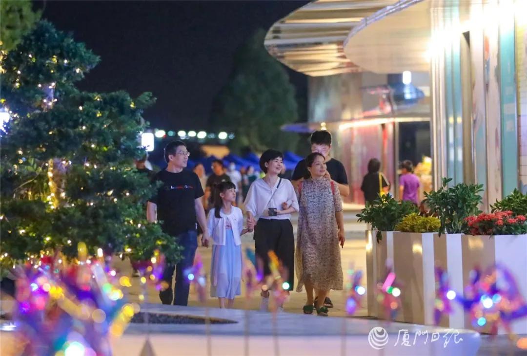 厦门夜市公园夜间美景和文化体验,厦门魅力夜游