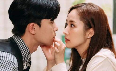 哄女朋友起床的暖心话异地恋,异地恋女朋友大姨妈来了怎么哄她