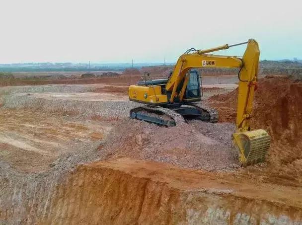 开了好多年挖掘机技术不行,经营挖掘机六年才挣了20万