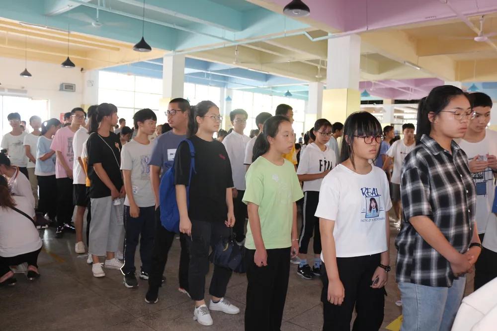 守护舌尖安全呵护师生健康,保护舌尖上的安全在行动