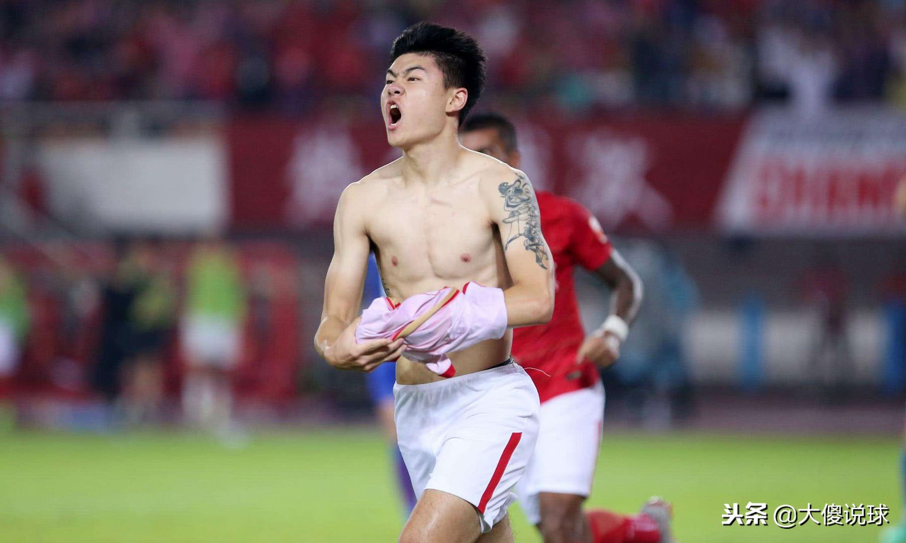 国足后防大将被谁伤,国足亚洲杯阵容大调整