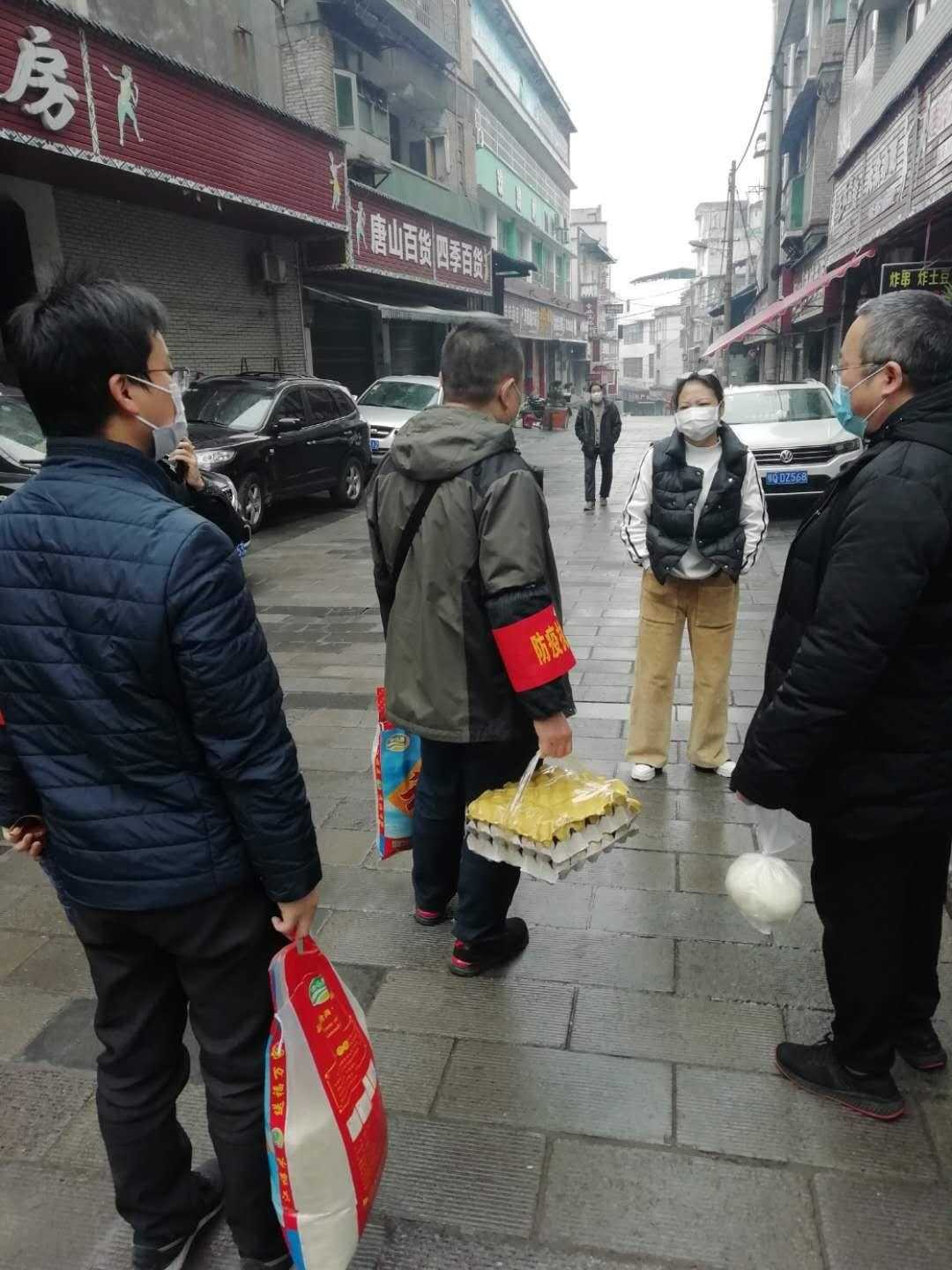 为疫情中奋斗的人们,为疫情而努力的人有哪些