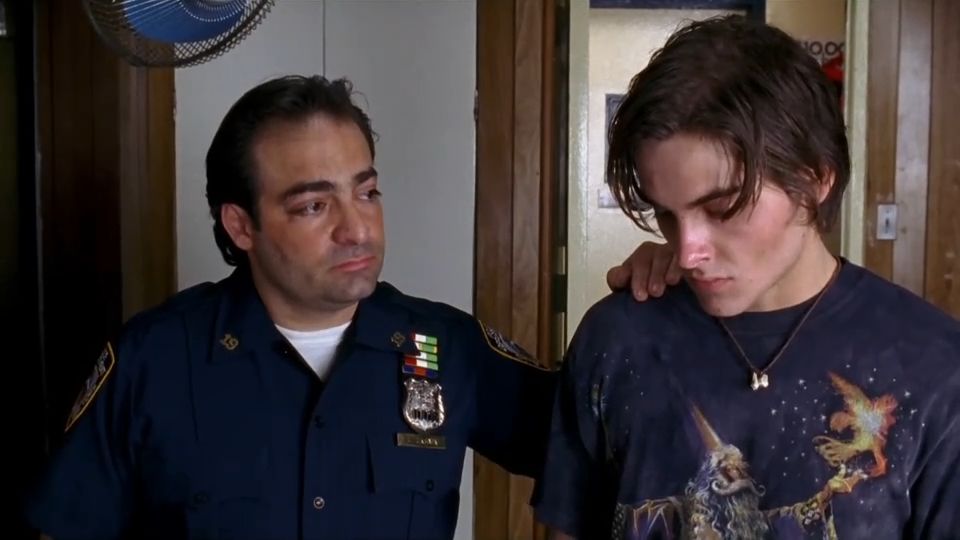 父子也能搞暧昧？这片的反转也太大了吧