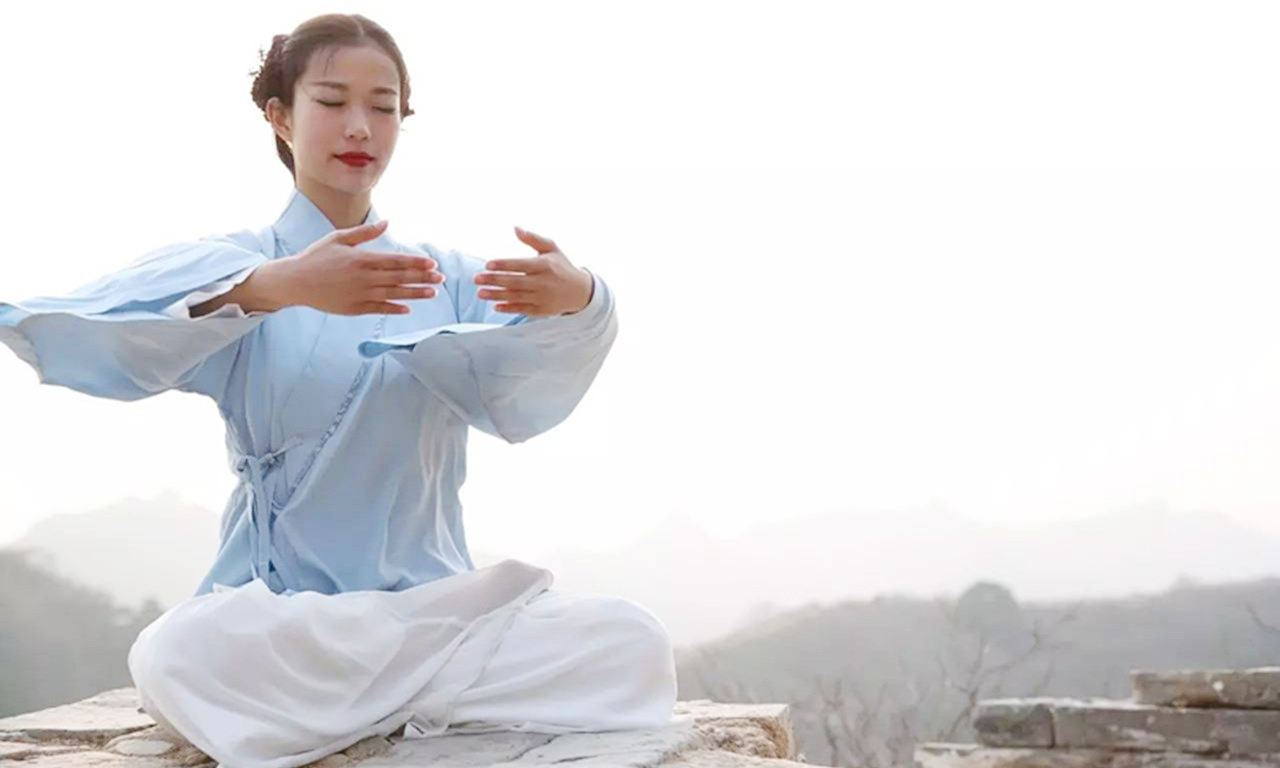 易经讲月盈则亏,易经8个赚钱定律