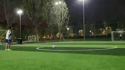 他们在曲江“争”球场……