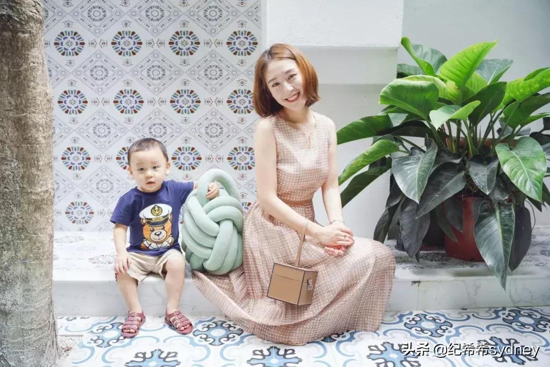 过年拜年包好多红包,拜年拎回来一只鸡一只鸭