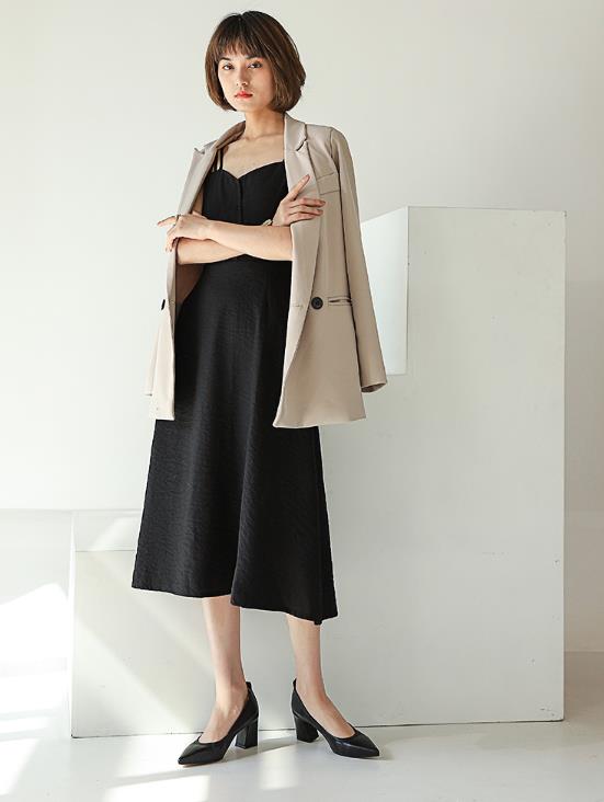 奶奶鞋怎么穿才好看 (奶奶鞋怎么穿出时尚感)