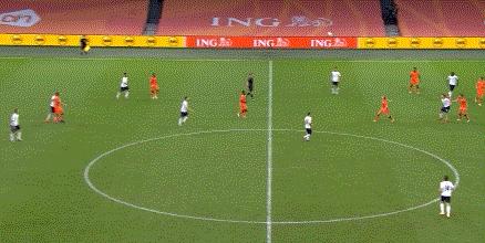 三观尽碎！荷兰主场负意大利，场面比比分更揪心，防线集体梦游