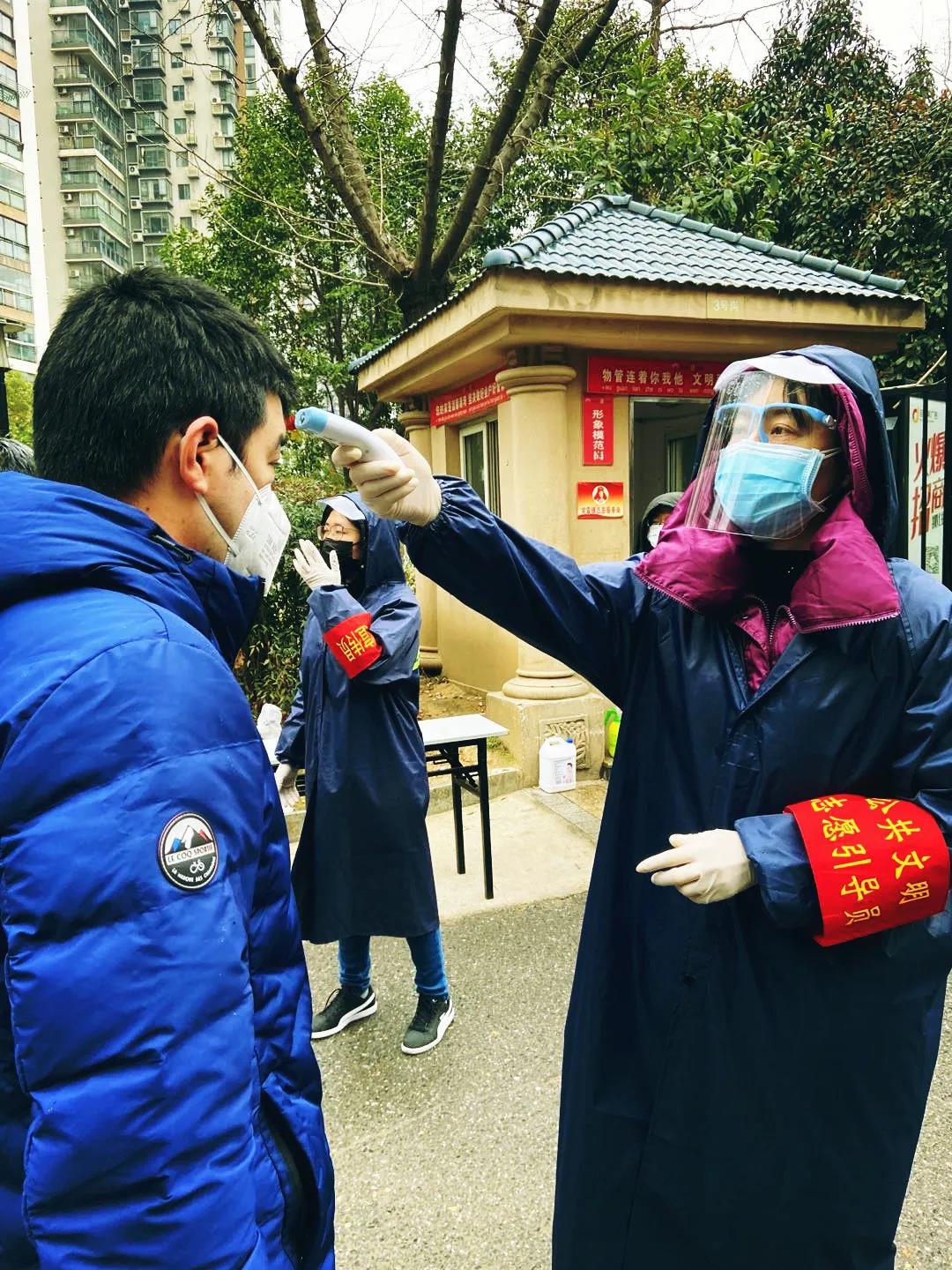 致敬在这场战疫中无私奉献者,致敬战疫路上了不起的她