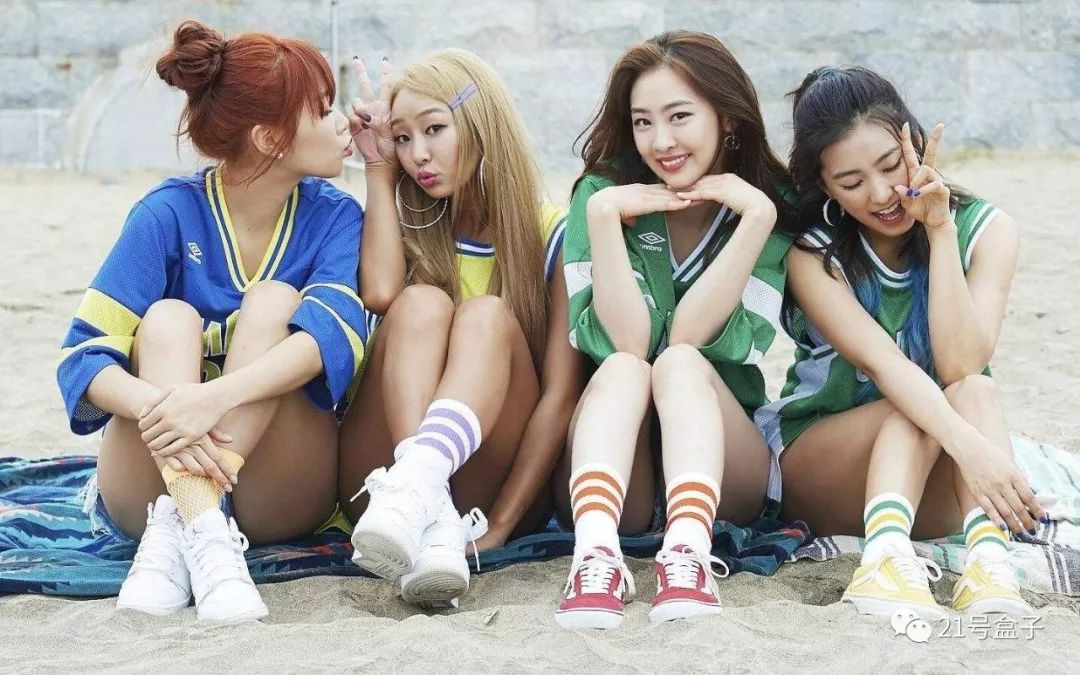 泫雅跟鸟叔解约了吗,泫雅鸟叔2012mama颁奖典礼