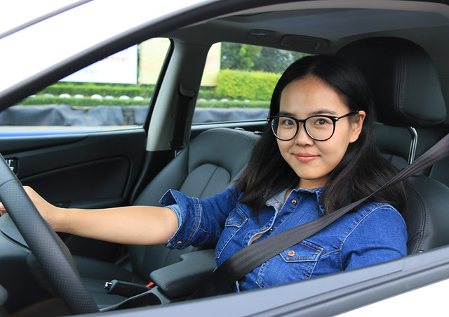 造成重大交通事故追究什么责任,驾驶员出现交通事故公司承担吗