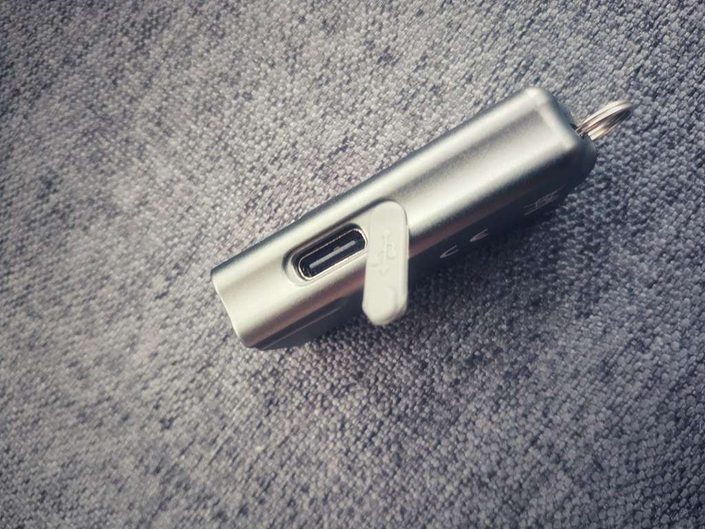 小包包里装些啥？实用好玩还不失bbb...g