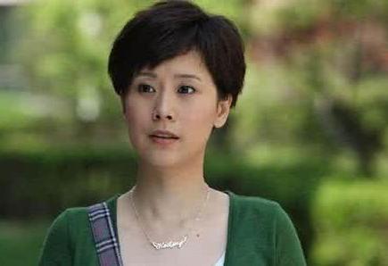 海清晒儿子画画背影图,海清儿子画