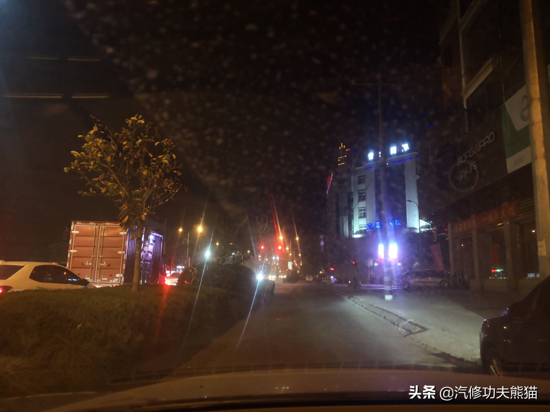 16款奥迪a6l2.5自吸发动机漏油,奥迪a6l2.4免拆烧机油处理靠谱吗