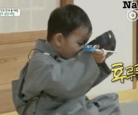 小时候的表情包长大后是什么样子,表情包小时候可爱长大后帅的一批