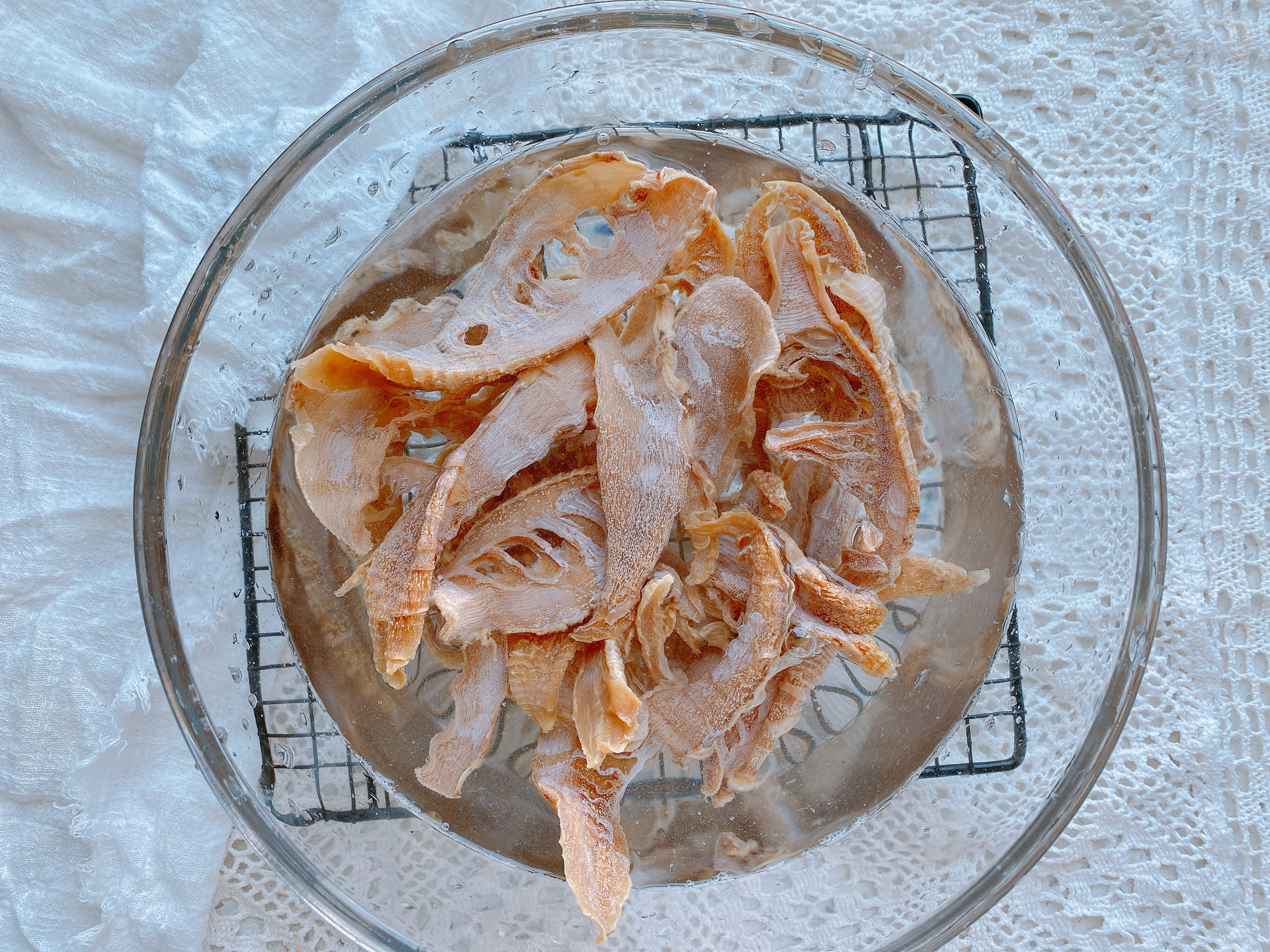 笋干怎么炒才好吃,笋干为何非要肉来做才好吃