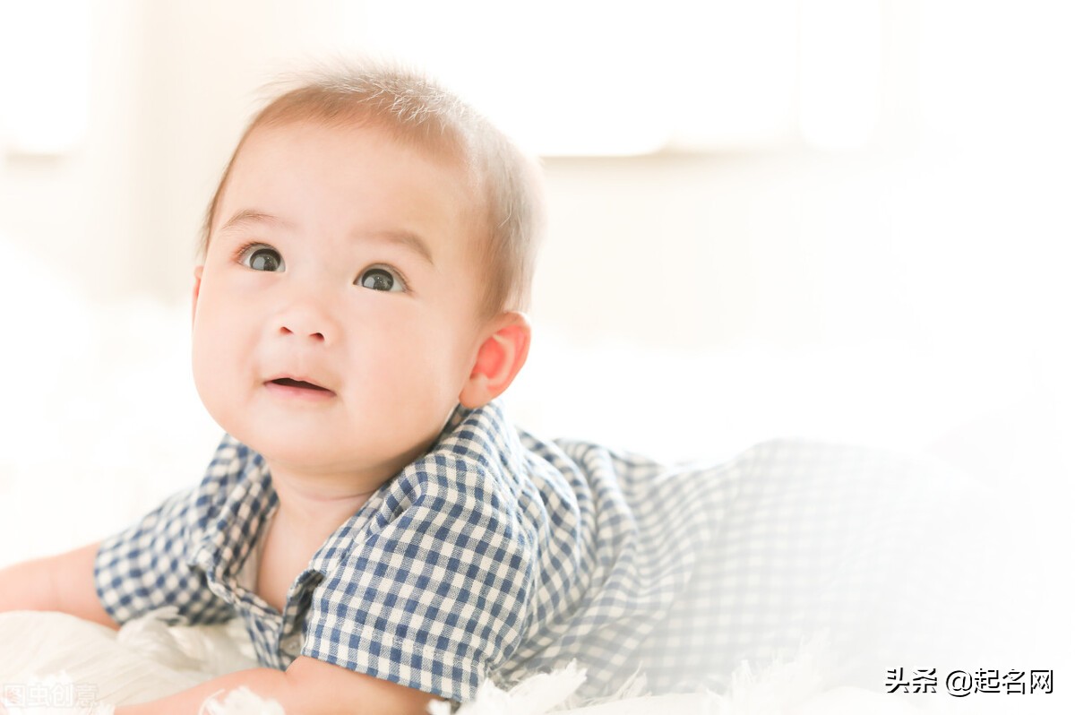 三点水的字女孩子的名字寓意好的,带三点水和木字旁的好听男孩名字