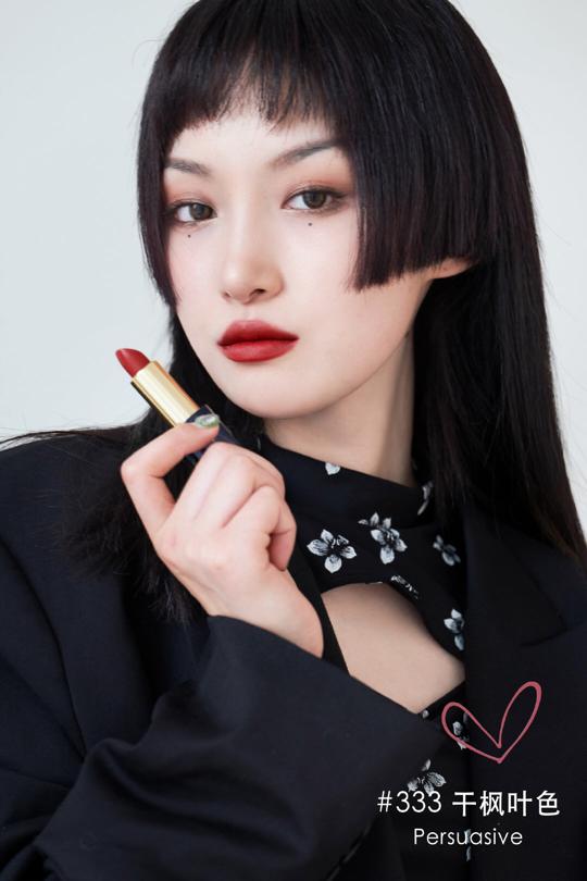 雅诗兰黛333和420对比哪个适合黑皮,雅诗兰黛口红402和333哪个更美