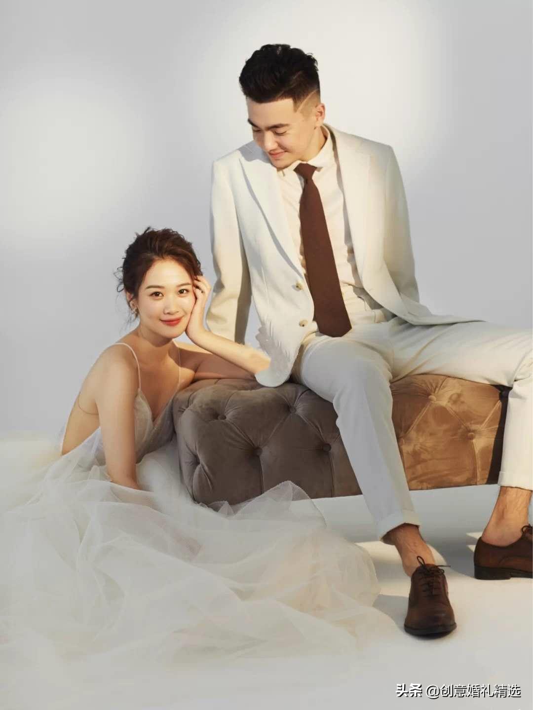 室内婚纱照的风格推荐自己在家拍,拍一套父母年代的婚纱照抖音