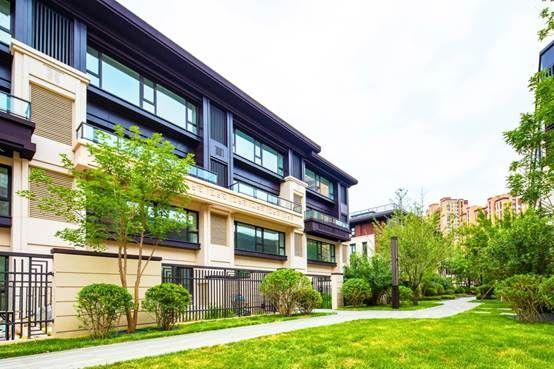 为买奥体更名房，打给中介228万还送茅台和名包，苦等一年半却是一场空