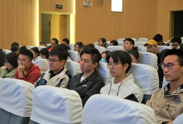 保研和读研哪个好,保研专硕和学硕哪个容易