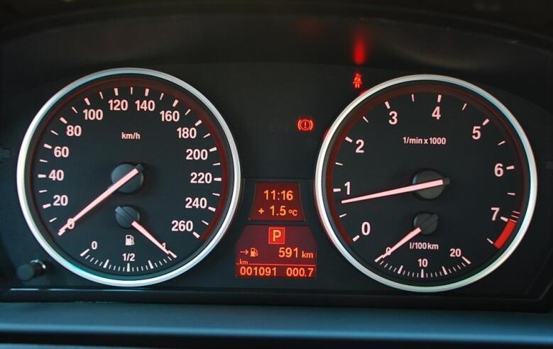 操控和舒适最好的百万级suv,18款宝马5系好还是a6l好