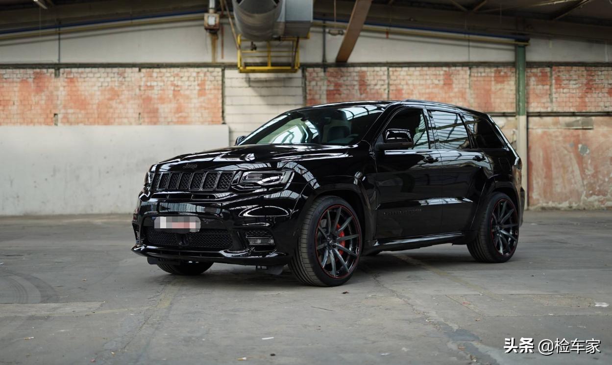 2万公里贬值80多万，45万买辆V8+6.4L的JEEP大切诺基SRT还值吗？