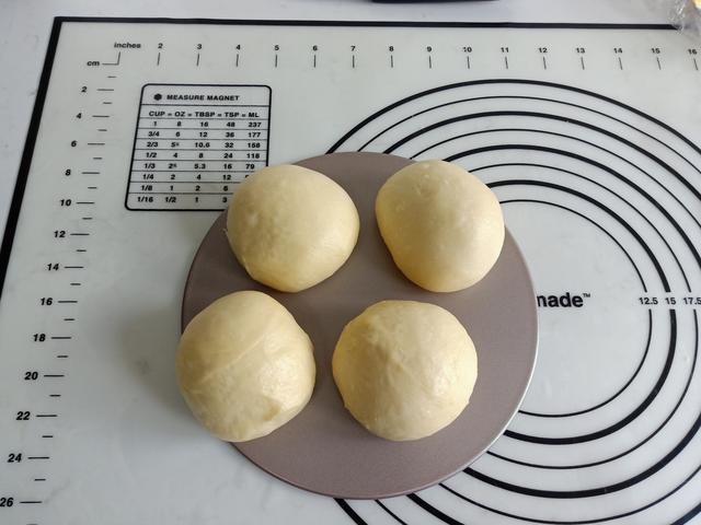 简单面包教程不用烤箱不加牛奶,超简单面包不需要牛奶