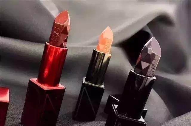 鍦ｈ癁闄愬畾濂楄缇庡埌閫嗗ぉ,鍦ｈ癁鏉ヤ复缇庡埌閫嗗ぉ鐨勫皬濂楄