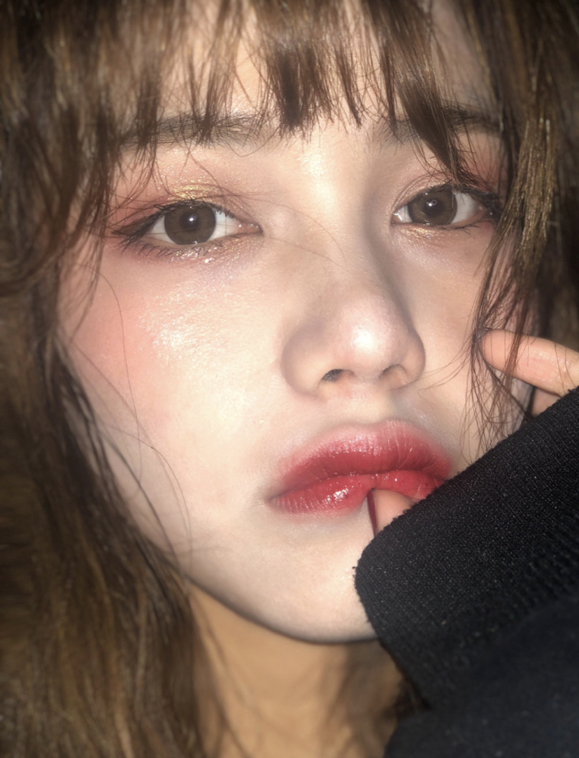 阿玛尼最热色，405经典之作，400哑光正红很显白，每一支都想要