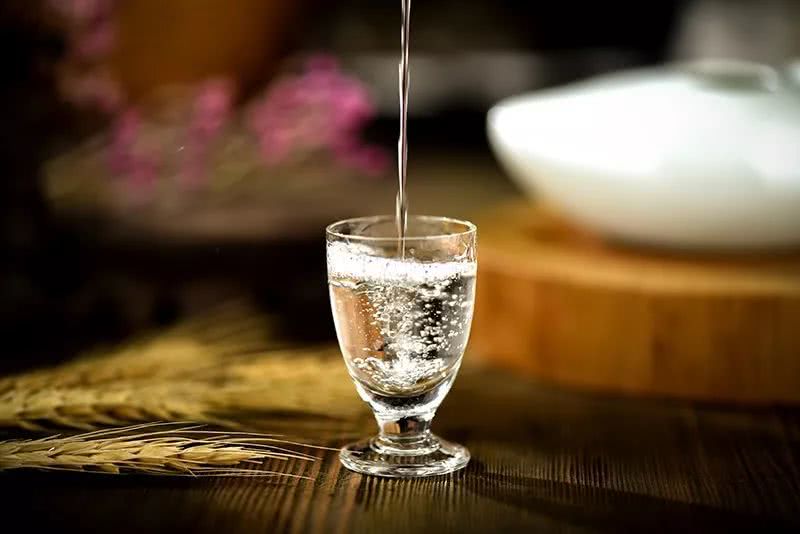 赖茅酒的赖永初与赖贵初是兄弟吗,赖茅与茅台创始人关系