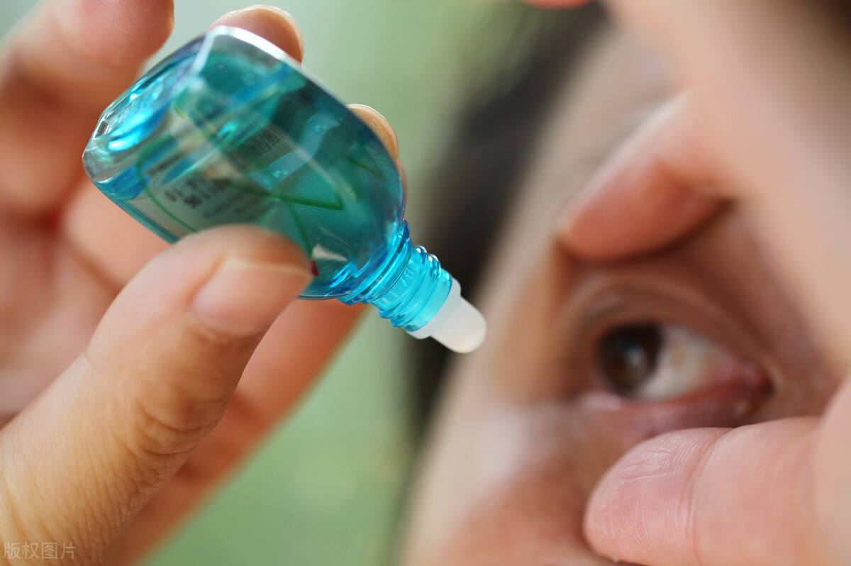 口腔咽喉干燥怎么办,咽喉干燥眼睛干涩是什么原因