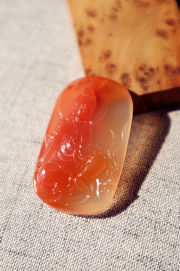 冰飘南红手串会越戴越红吗,为什么有的冰飘南红只要几十元