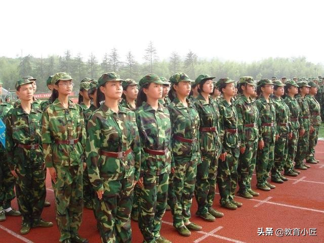武亦姝清华大学军训,武亦姝清华军训演讲视频