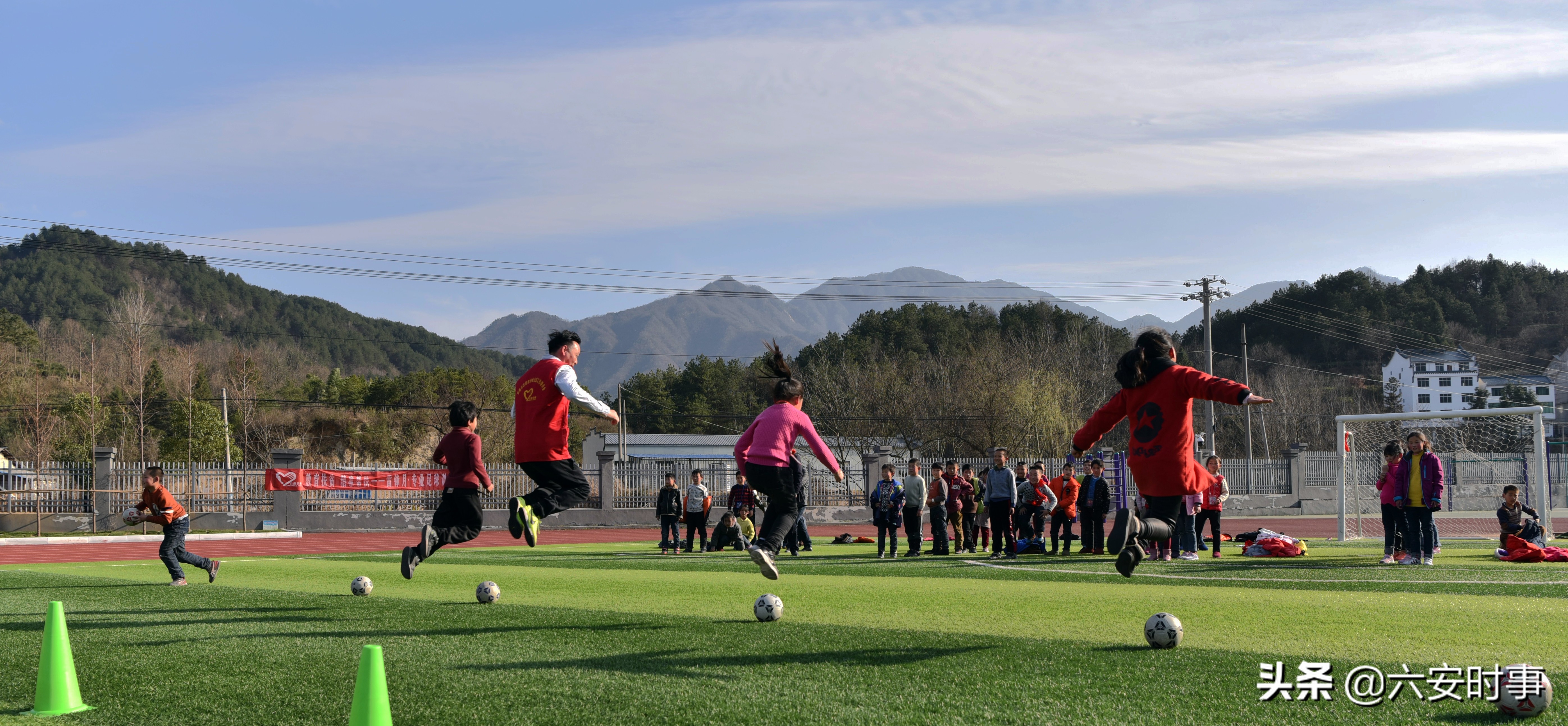 志愿者到嘉禾开展爱心助学活动,志愿者到嘉禾爱心助学活动