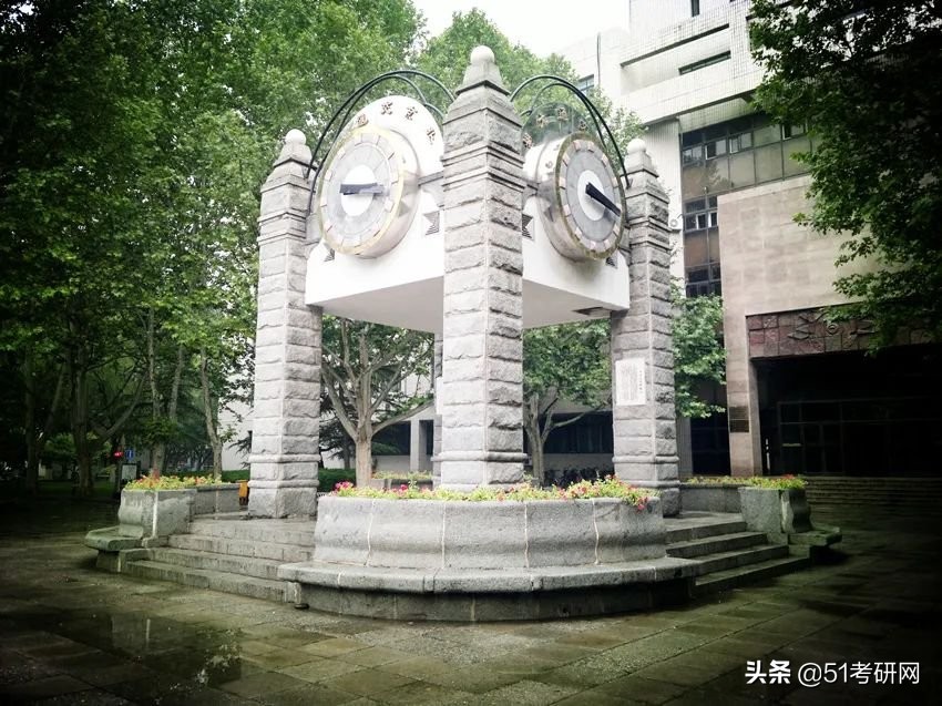离211分数线差一点去哪个学校好,选择西部偏僻的211大学好不好