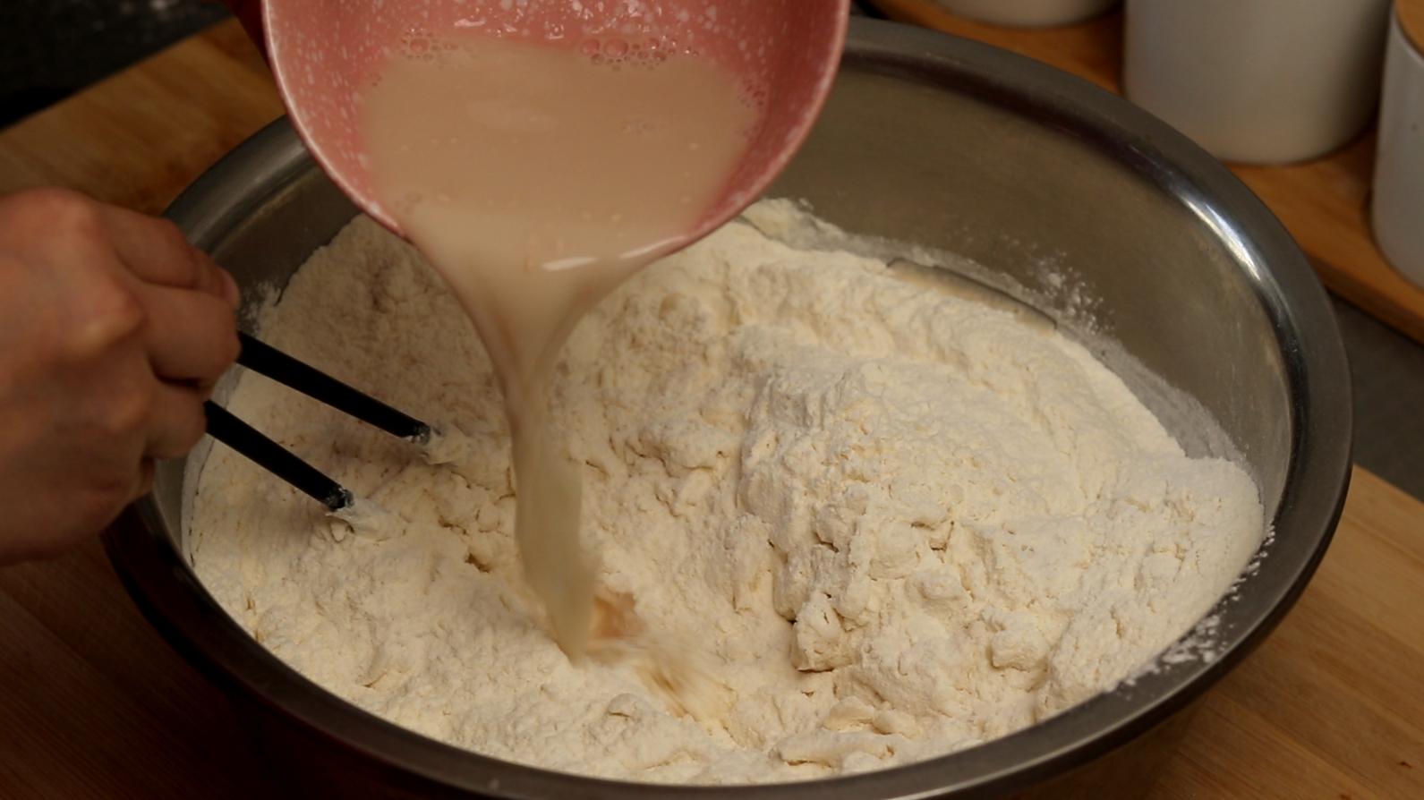 蒸馒头有讲究吗,蒸馒头只加酵母就错了