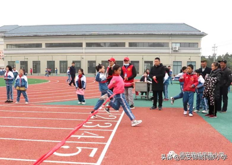 浼犳壙浣撹偛绮剧浜夊仛鏃朵唬鏂颁汉,浼犳壙濂ヨ繍绮剧浜夊仛鏃朵唬鏂颁汉