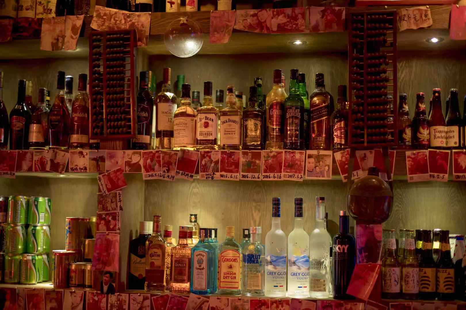 郑州比较有名的酒吧,郑州有没有玩的比较好的酒吧