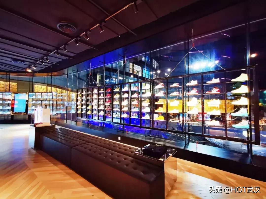 华中最大旗舰店开幕,亚洲最大aj旗舰店