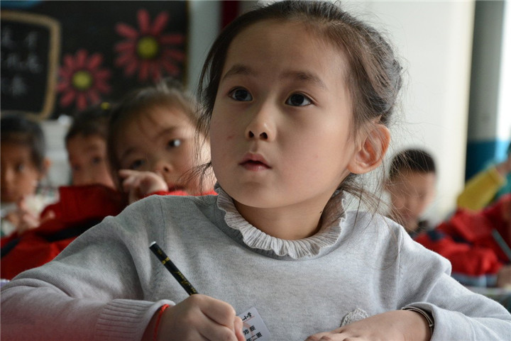 孩子不专心听课、爱走神发呆，家长学会这4点，让孩子主动去学习