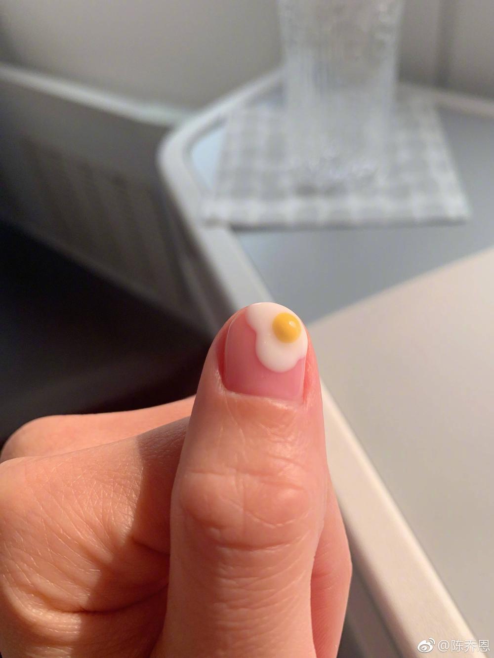 陈乔恩晒旧照感慨狂吃不胖,陈乔恩晒美照少女感十足