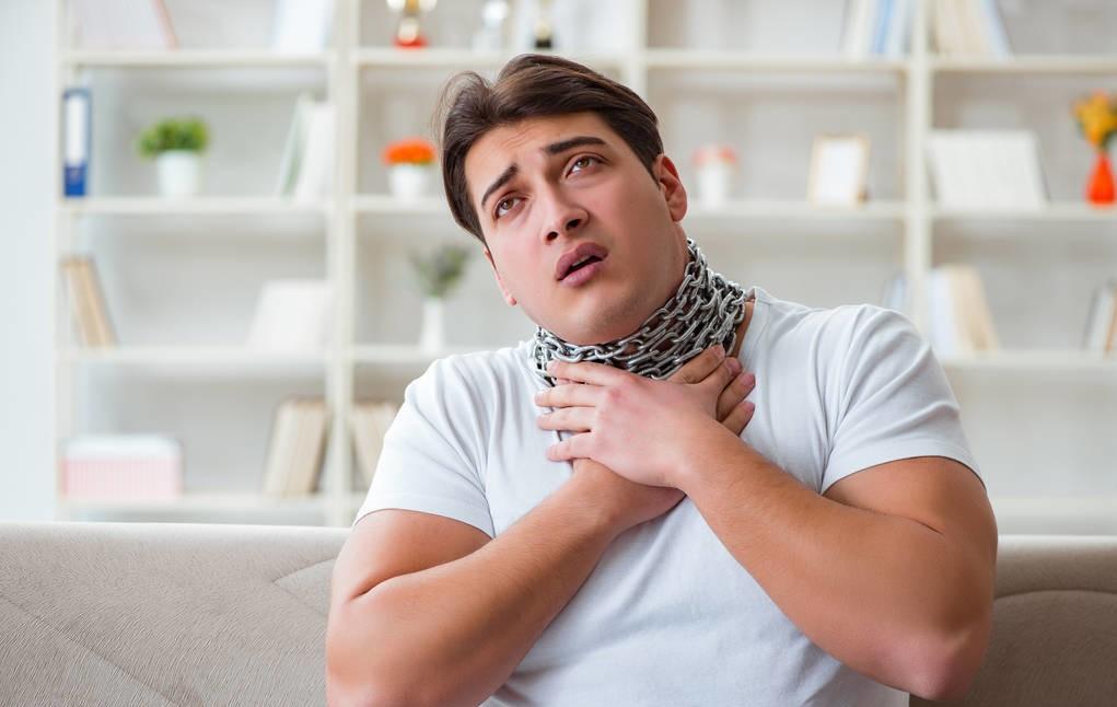 扁桃体总是发炎需要切掉吗,正常的扁桃体和发炎的扁桃体对比