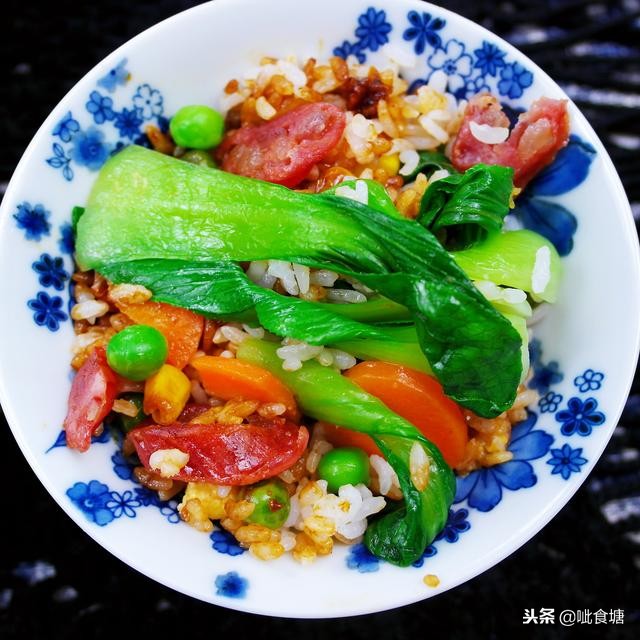 让人吃了还想吃的腊味煲仔饭,咸鲜味美又下饭